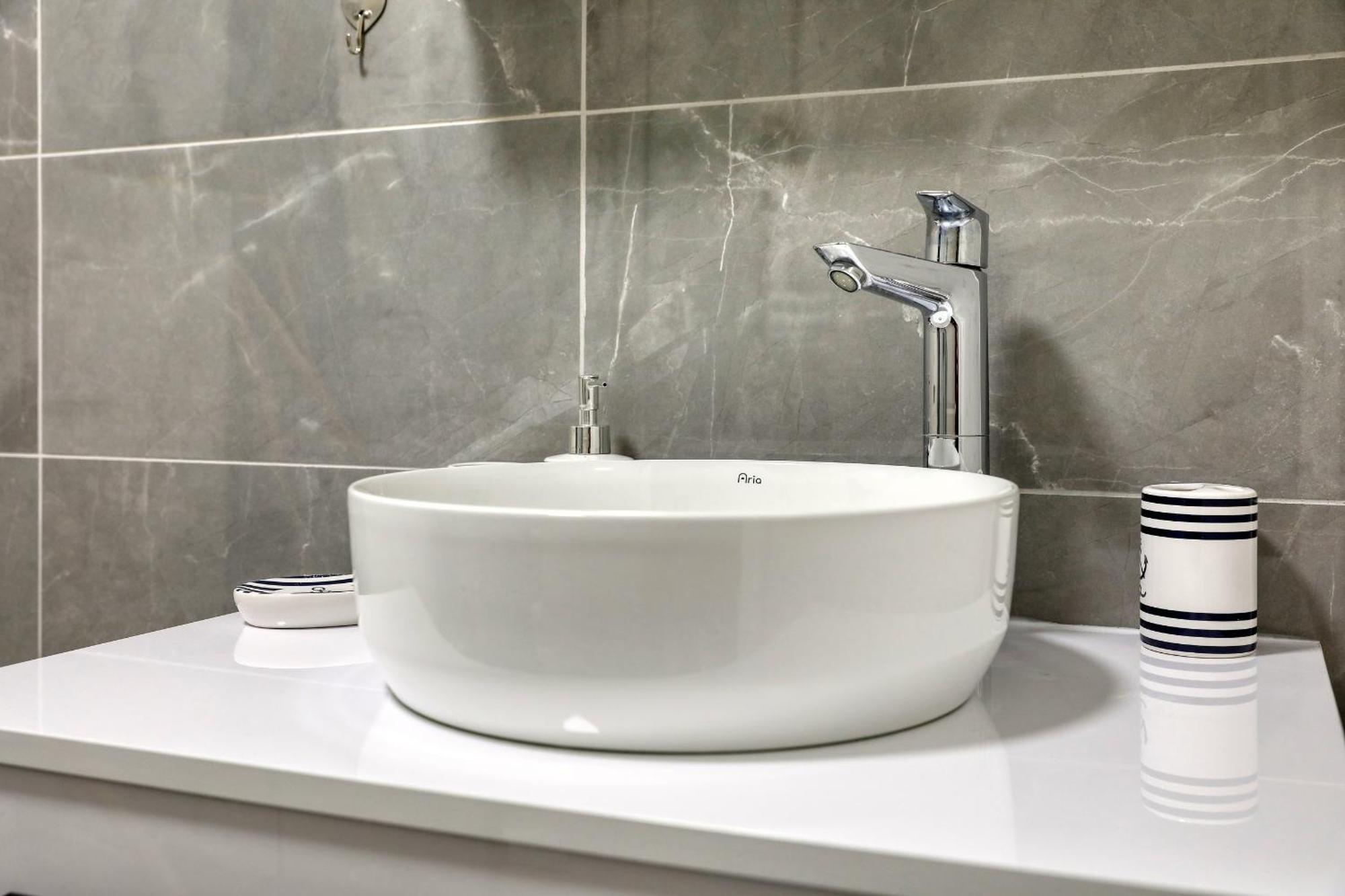 Apartment Relex With Pool & Jacuzzi Privlaka  Bagian luar foto